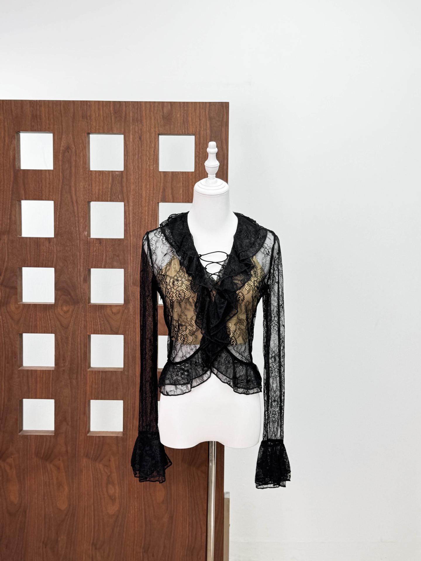 Feminine V-neck Lace Ruffle Bell Sleeve Top with Inner Camisole M