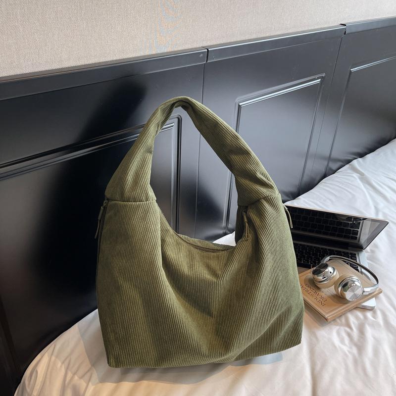 2025 Autumn New Fashion Simple Shoulder Messenger Bag Women Commuter Large Capacity Exquisite Portable Tote Armpit Bag