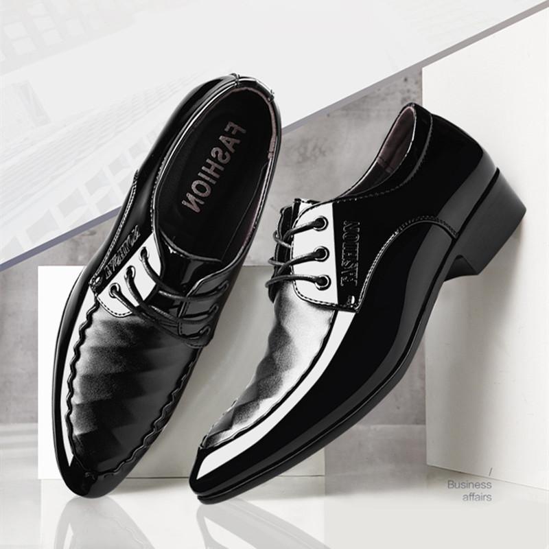 Really soft suit men's leather shoes men's flat groom bright dress young pointed boys casual wedding shoes spring and autumn