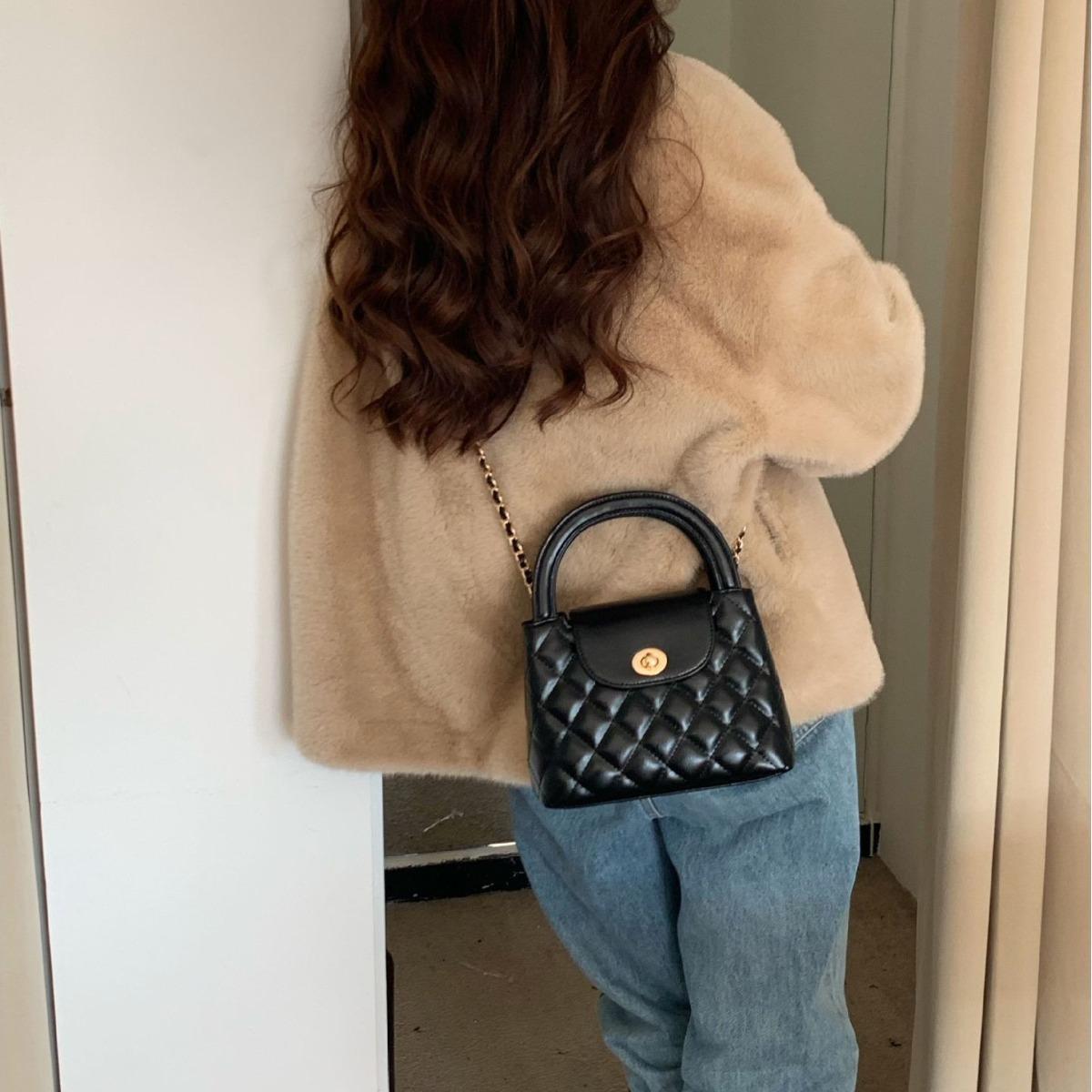 

Korean Fashion Trend Versatile High-End Simple Quilted Style Chain Small Bag Fashion Crossbody Shoulder Bag чёрный