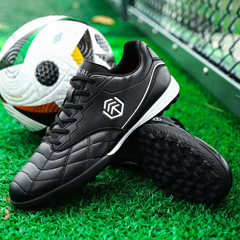 New Children's Outdoor Primary and Secondary School Students Broken Nail Football Shoes, Youth Principal Nail Football Shoes