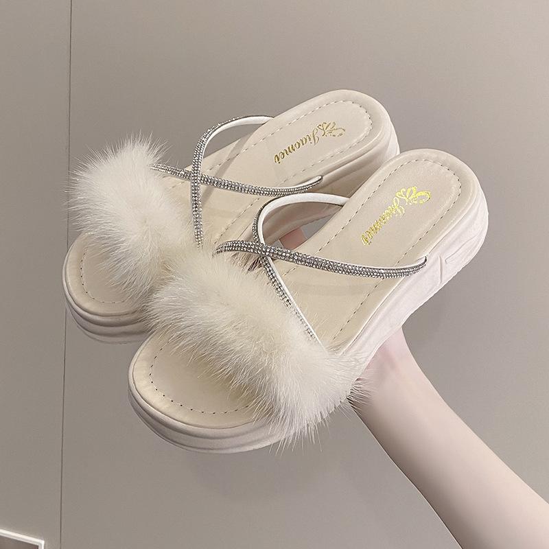 

Универсальные стразы с двумя сандалиями для женщин летом 2025 года, новые тапочки-клинья на толстой подошве, увеличивающие рост, с пушистой отделкой 35