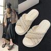 Dicke Sohle Hausschuhe Damen Sommer Koreanische Version der neuen Xiaoxiangfeng Kreuz Perle Mode Außen tragen Muffin coole Hausschuhe
