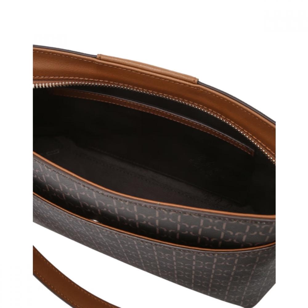 Daks Brown Leather Shoulder Bag With Logo Decoration Dcba6f867w3