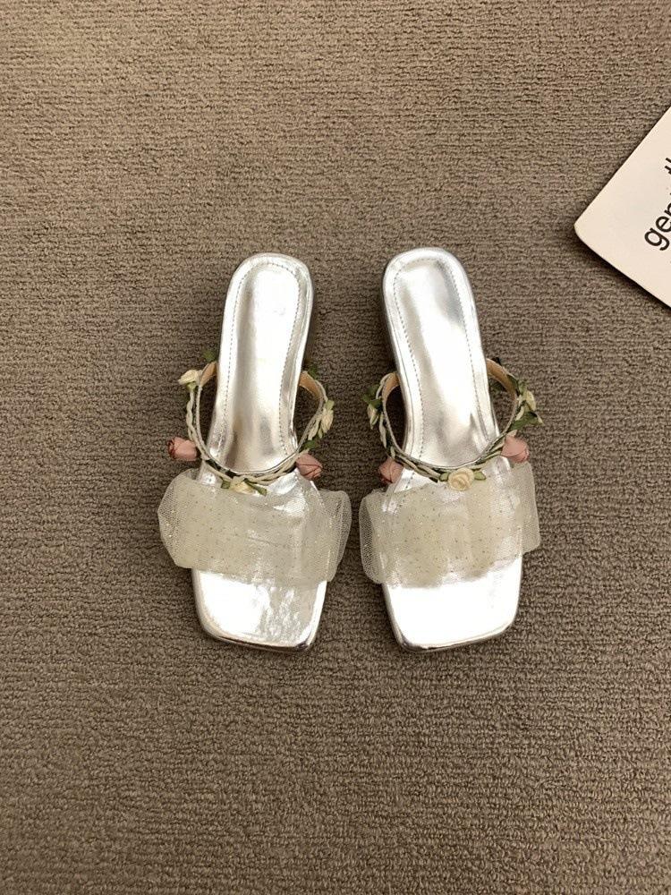 

Интернет-знаменитость новые китайские тапочки-феи женские летние с высоким чувством 2025 новые темпераментные на толстом каблуке прозрачные французские сандалии 39