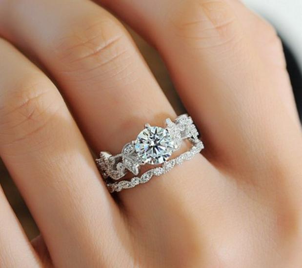 Elegant Rhinestone Zirconia Crystal Leaf Ring