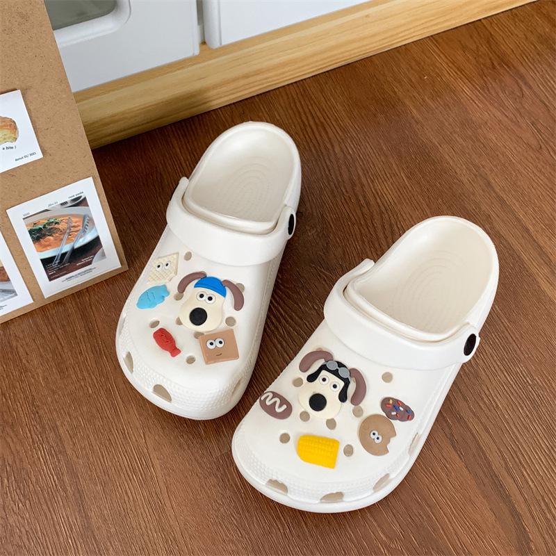 Summer 2025 Women's Trendy Breathable Hole Sandals: Cute, Non-slip, Thick Sole Couple Beach Shoes