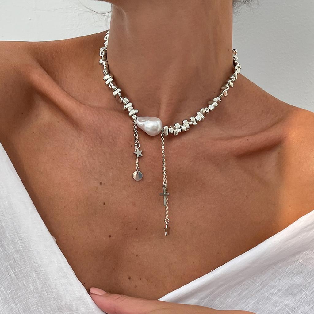 Europe, America, simple irregular beaded collarbone chain women, niche gravel imitation pearl retro necklace