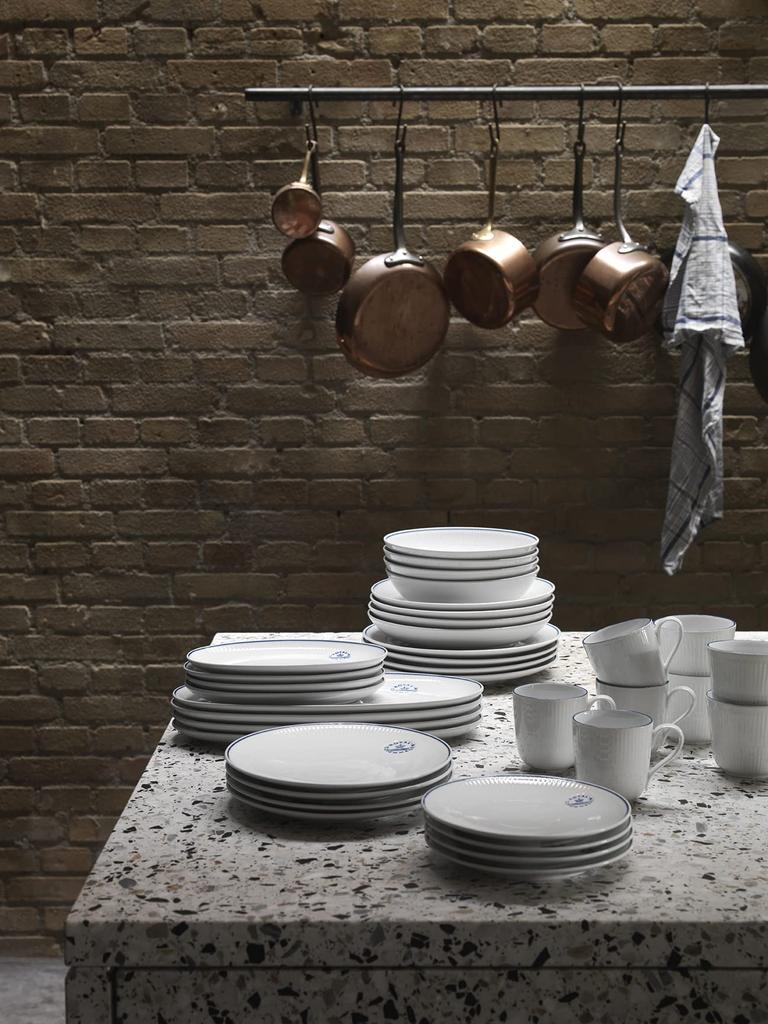 Imported Royal Copenhagen Blue Line Coupe Plate Dish 27cm Wedding Gift Present 1058882 [Regular Product]