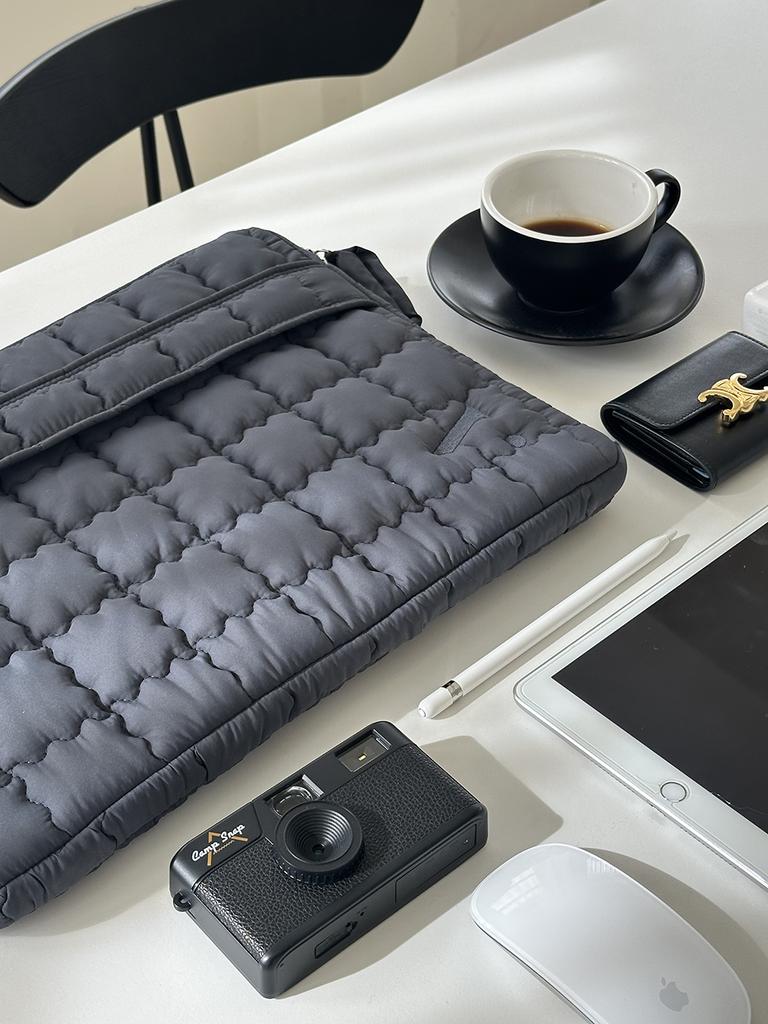 Neata Cloud Laptop Pouch / Charcoal / M, L