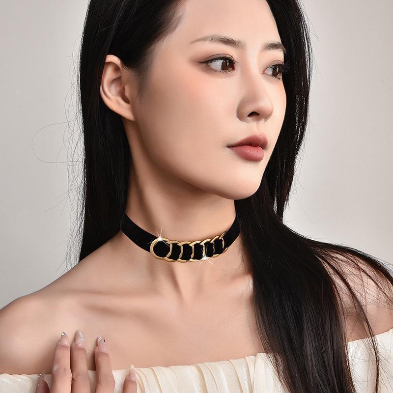 Geometric Style Womens Hip Hop Circle Choker Necklace For Fashion Casual Wear