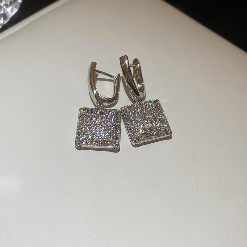 18k Vergoldete Zirkon U-förmige Liebe Geometrische Ohrbügel Mode Leichter Luxus Hängeohrringe Vielseitiger Einfacher Zirkon