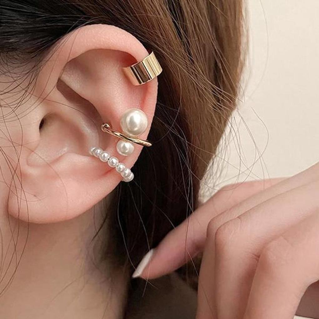 Women's Point Mary Pearl Ear Cuff Set