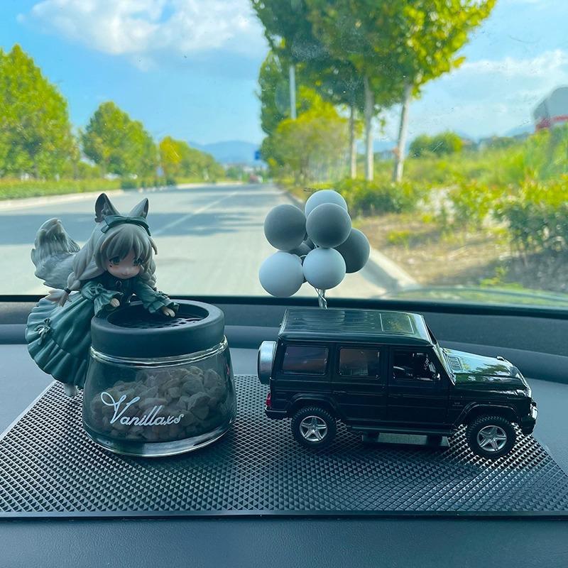 Anime Kočka a Dívka Kreslené Ozdoby na Palubní Desku – Roztomilé Dekorace Interiéru Auta