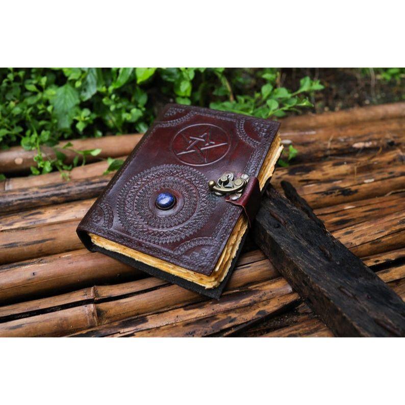 Handgemachtes Wicca-Leder-Tagebuch mit braunem Pentagramm-Prägung, leeres Zauberbuch der Schatten, Notizblock, Grimoire-Buch, Schreibbuch für Männer und Frauen, 7/5