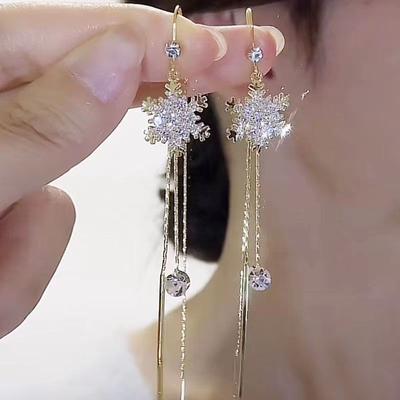 Long Elegant Micro-inlaid Diamond Snowflake Tassel Earrings for Women Super Fairy Design Versatile Personality Light Luxury Earrings