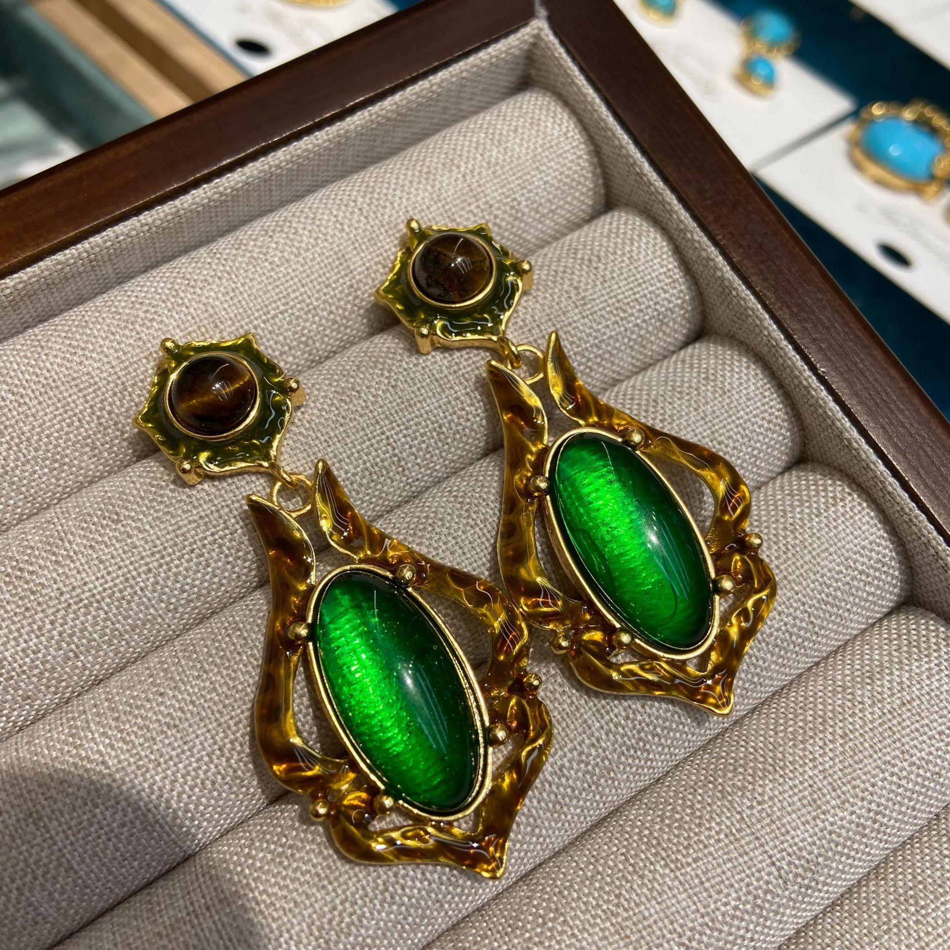 

Medieval Jewelry Enamel Dripping Oil Green Glazed Earrings Women S Tiger S Eye Stone Earrings Retro Copper Plated Real Gold Earrings
