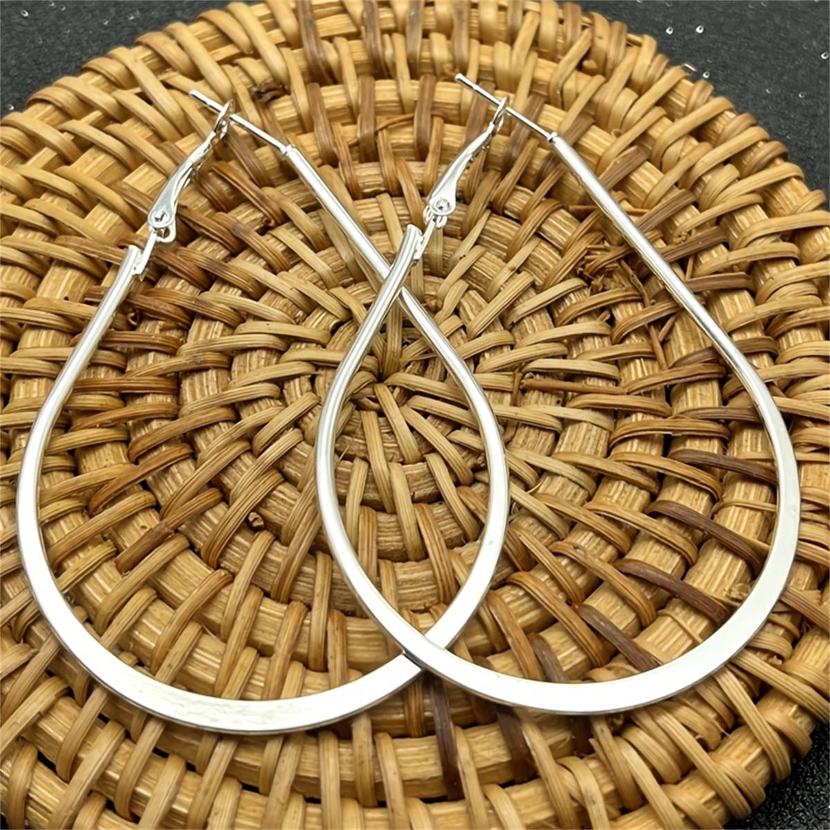 Модные серьги-кольца разного размера и дизайна — фото 4