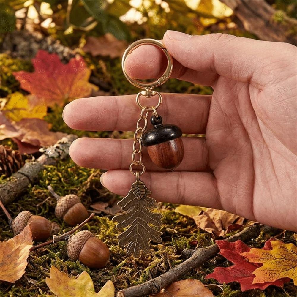 Antique Acorn Keychain Lightweight Metal Keychain Cute Hanging Piece Pendant Charm Car Keychain