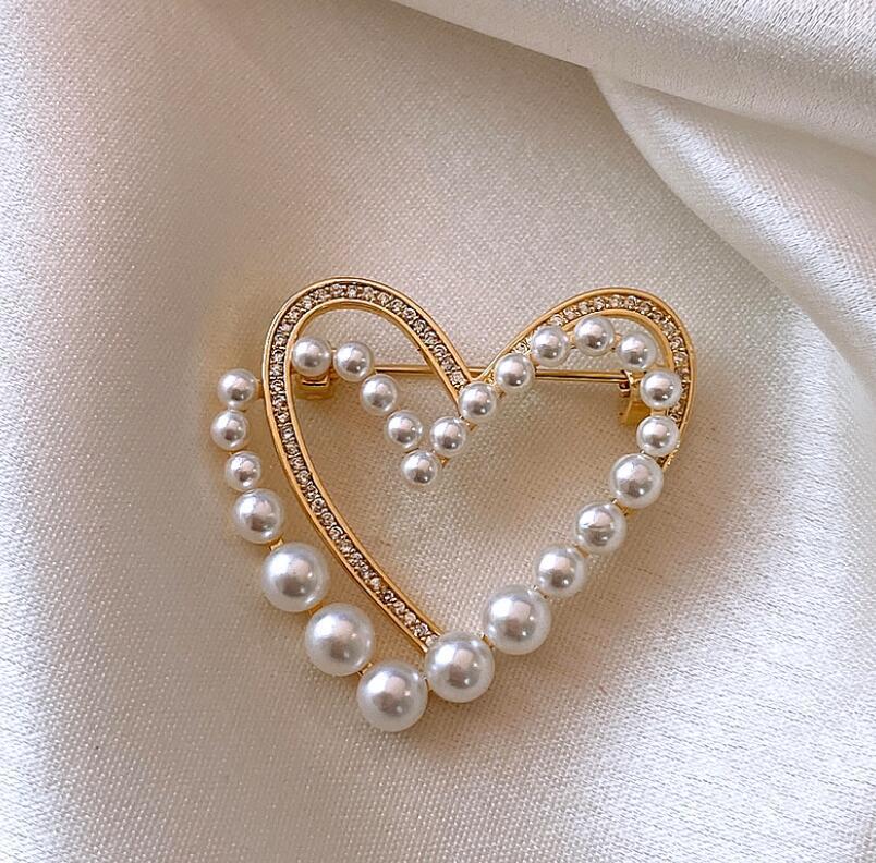 Heart Pearl Classic Brooch Pins Clothing Dress T-Shirt Heart Scarf Brooches