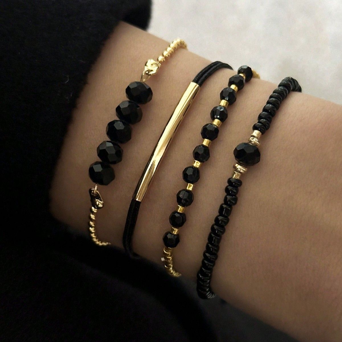 

4Pcs Fashion Black Glass Stone Bracelets Set For Women Boho Handmade Beads Chain Bangle Female Boho Jewelry Accessories золотой