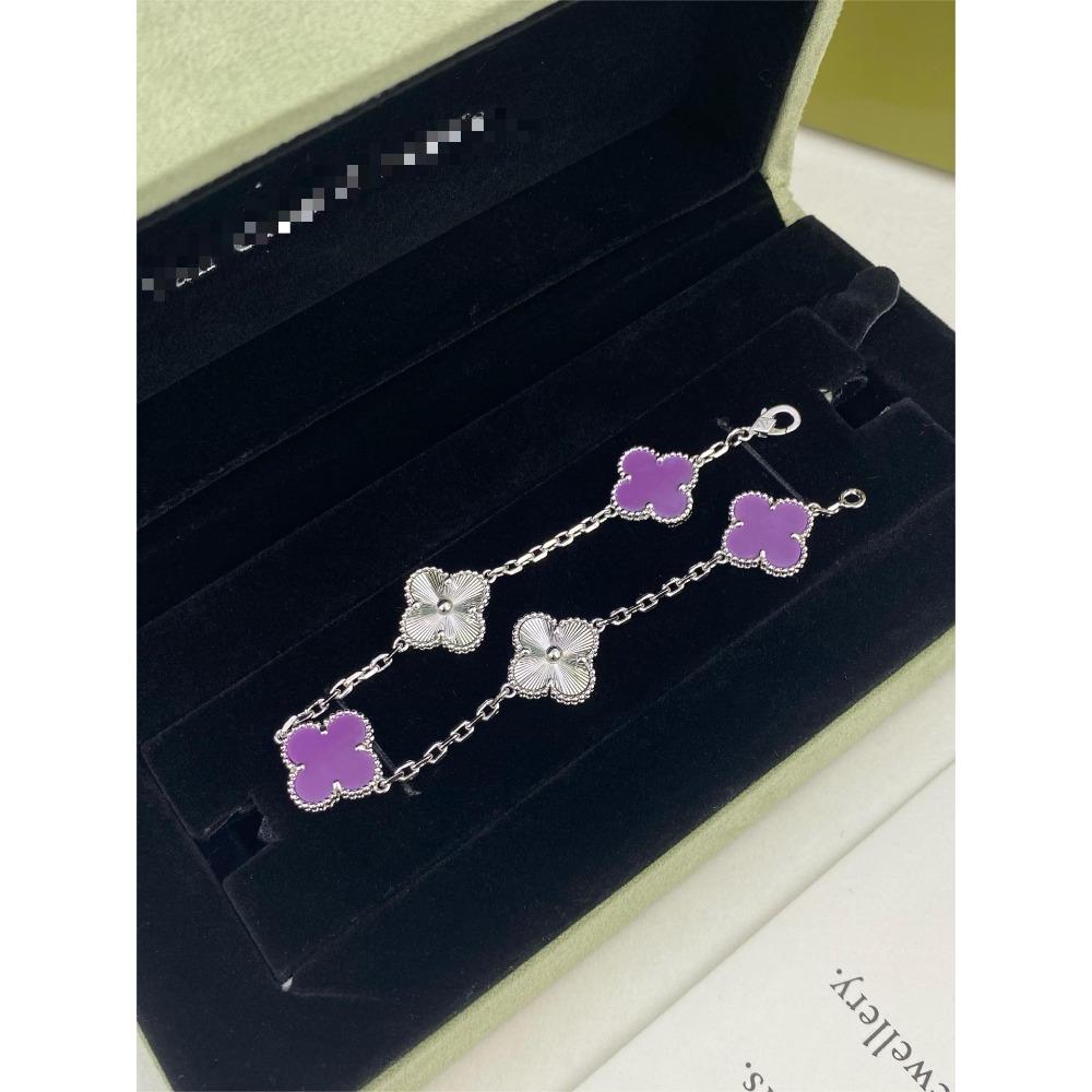 

Браслет V Золотой Четырехлистный Клевер Пятицветный Фиолетовое Лазерное Покрытие Золото 18К Seiko Легкая Роскошь