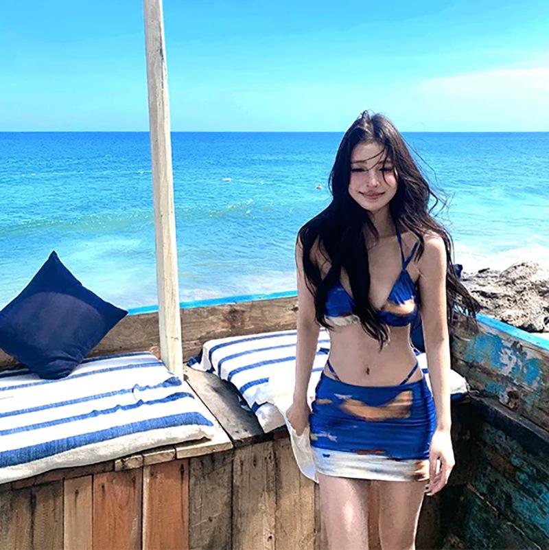 

Korean Style Sexy Three-Piece Halter Bikini Set - Casual Vacation Swimwear Medium