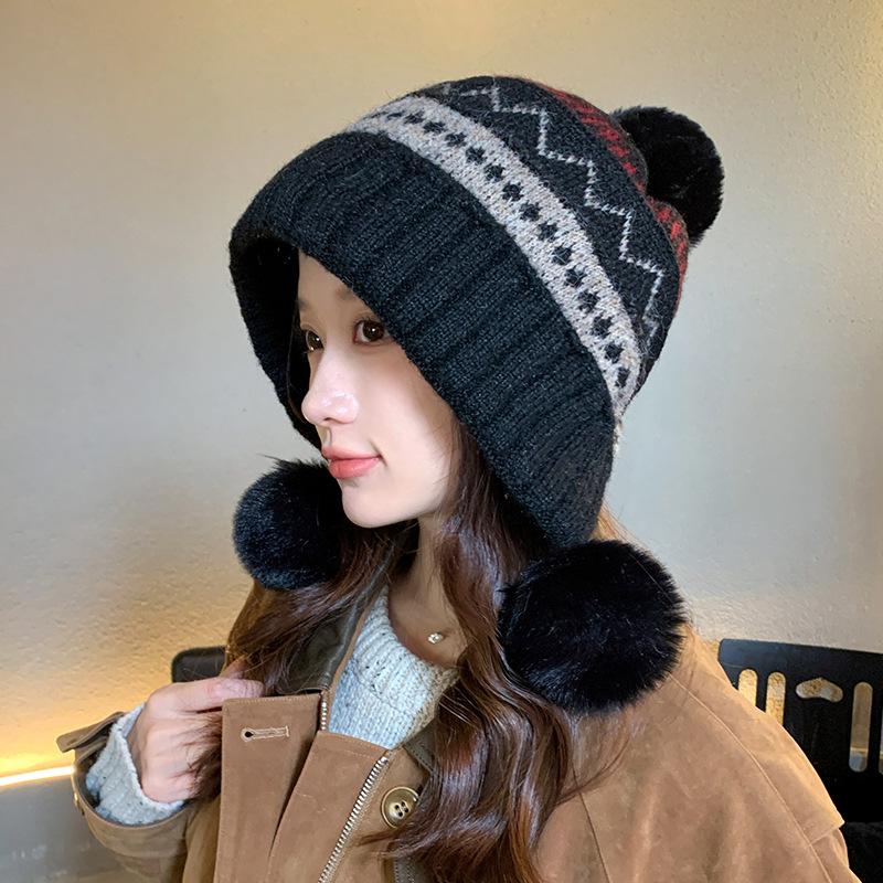 Herbst Winter Pelzig Warm Lässig Vielseitiger Stil Winddicht Ohrenschutz Bommel Dekoration Strickmütze Bequem Gemütlich Trendig