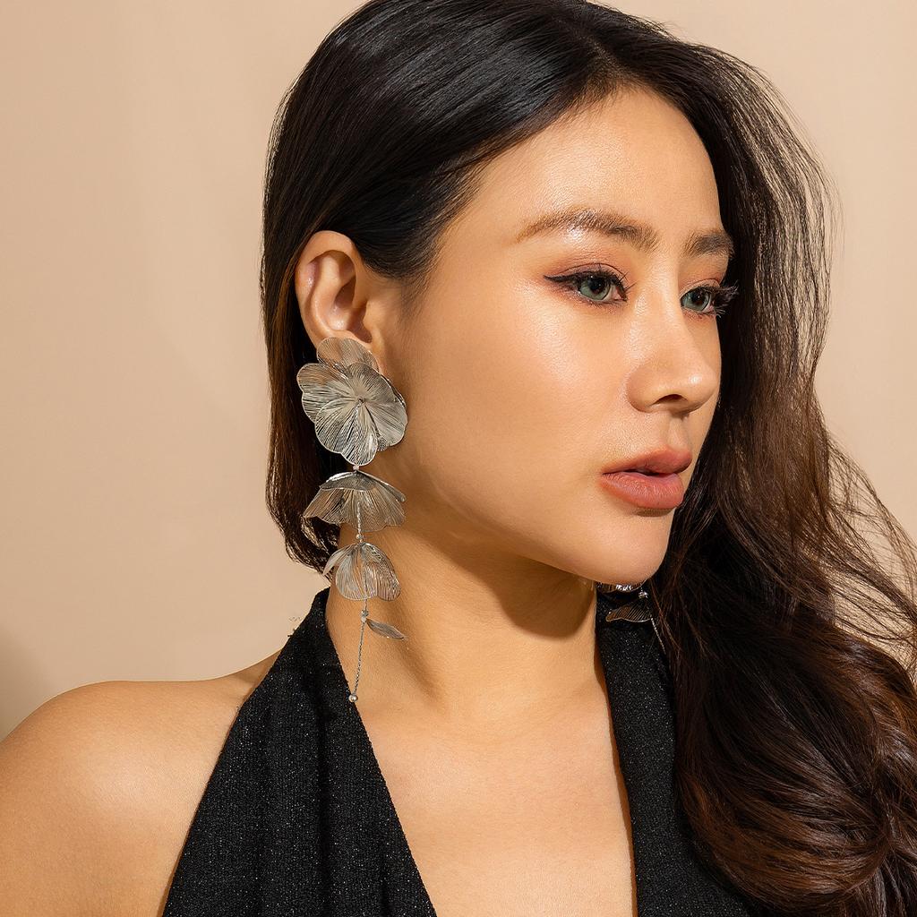 Collier à pompon en ginkgo biloba, style cool et doux, design rétro transfrontalier, ras du cou