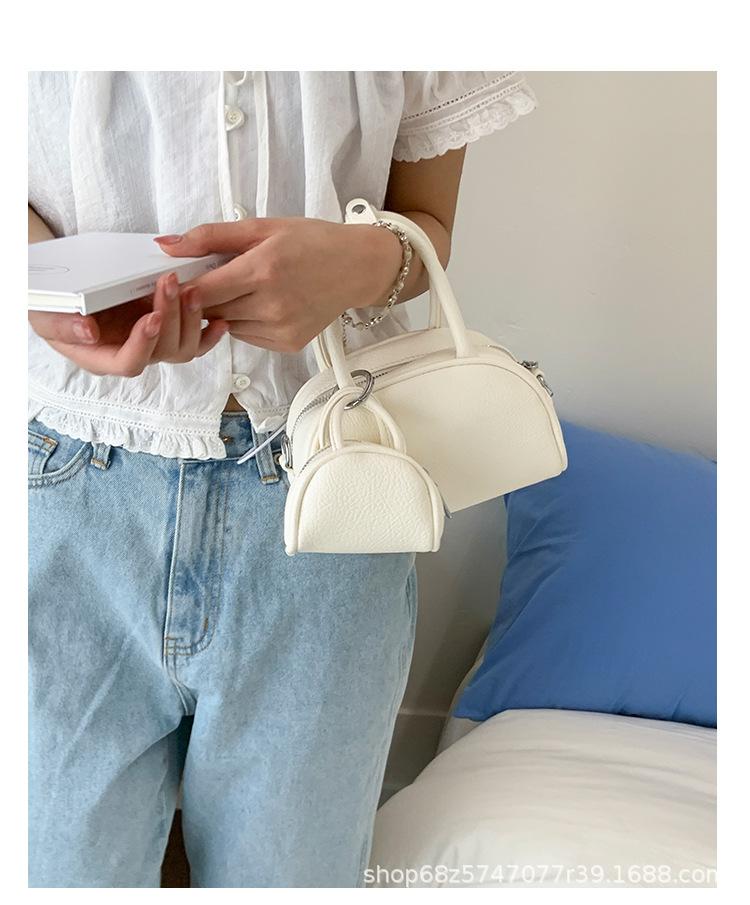 Korean Version Niche Design Portable Shell Bag Women's 2025 New Foreign Style High-end Sense Versatile Single Shoulder Messenger Bag Tide