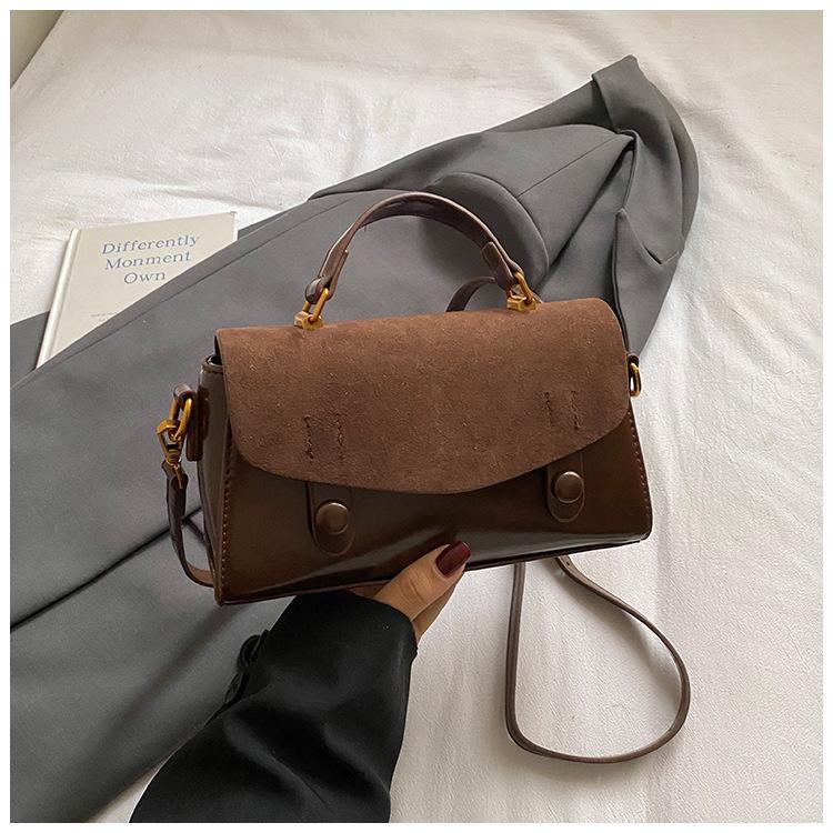 

Зимняя простая сумка женская нишевая матовая маленькая квадратная сумка высокая ценность модная женская сумка на одно плечо ручная сумка