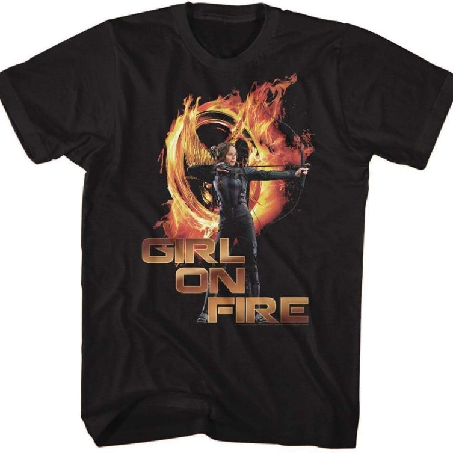 Голодные игры - Мужская футболка с коротким рукавом «Девушка в огне» S чёрный