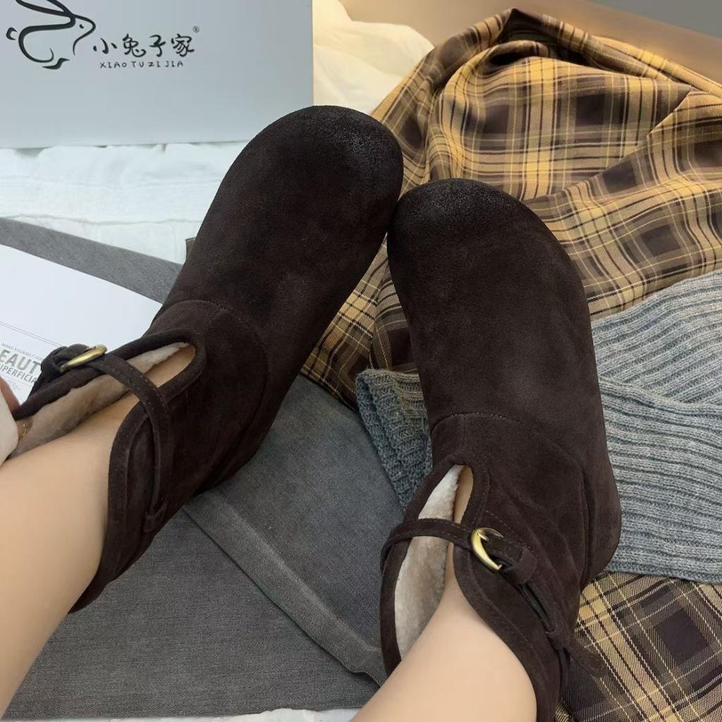 2025 new leather flat-bottomed snow boots women's autumn and winter velvet warm cotton shoes counter with the same boot head