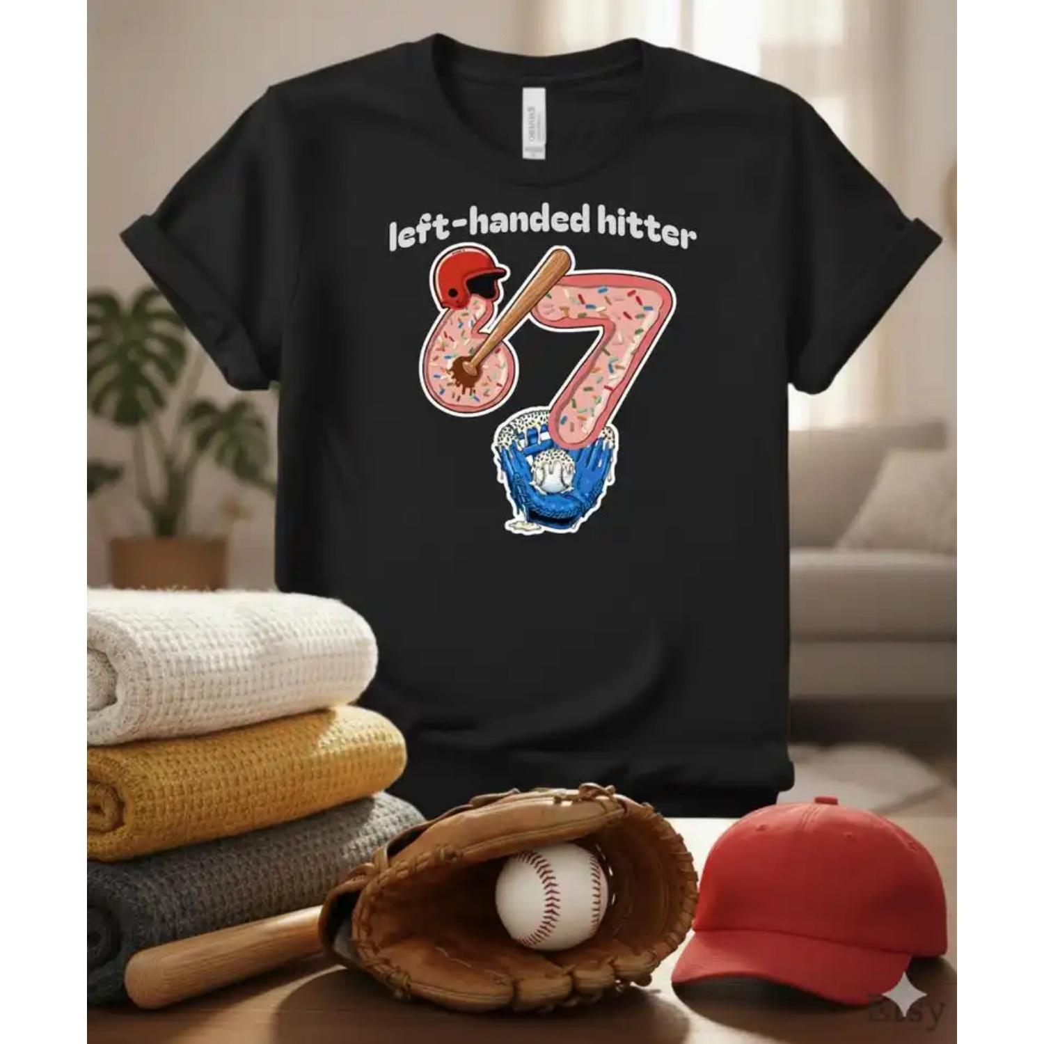 

Left-Handed Hitter T-Shirt Six Seven Meme Funny 6-7 Drip Baseball Fan Tee _ Player Number 67 Six-Seven Meme Gift S чёрный