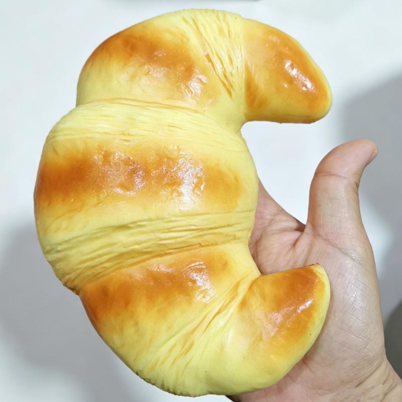 Croissant Squeeze Toy Slow Rising Sticky Stress Relief Toy Super Soft Food Creative Simulation Bread Anti-Anxiety Gifts
