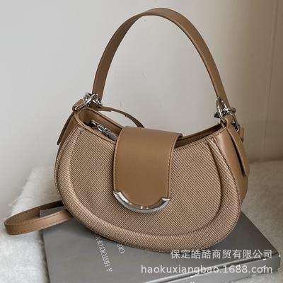 Super Fire Niche Bag Women's 2025 New Fashion Versatile Messenger Bag Spring and Summer Popular Single Shoulder Armpit Bag