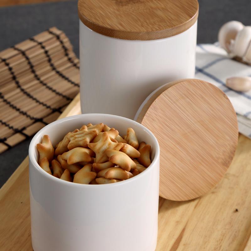 European Kitchen Ceramic Sealed Pot Coffee Milk Powder Food Storage Jar White Storage Bottle with Wooden Lid Home Decoration New