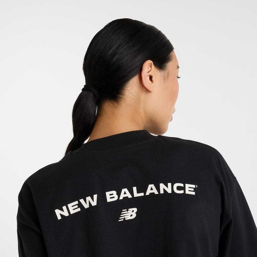 WT51528 Graphic Oversized Waist Short Sleeve BK [New Balance] T-Shirt (WT51528) Women's (Black)