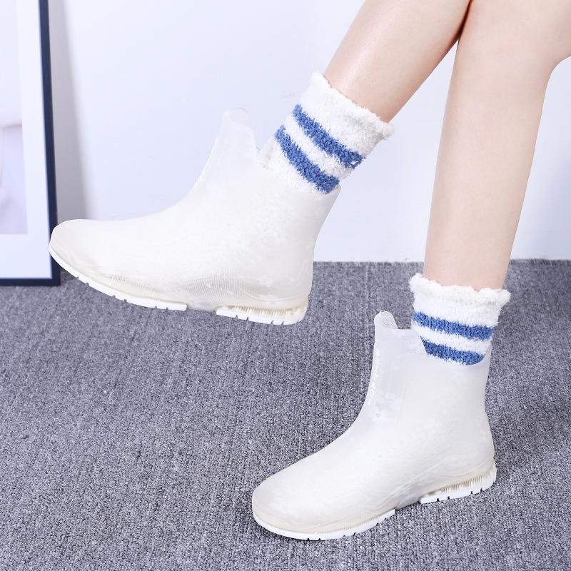 Stylish Women's Transparent Non-Slip Rain Boots - Short Rubber Jelly Shoes