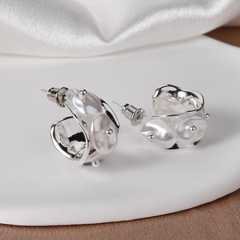 

Серьги-пусеты с неправильным жемчугом, Модные Простые Элегантные Темпераментные Серьги, Легкая Роскошь, Премиальные Серьги для Женщин