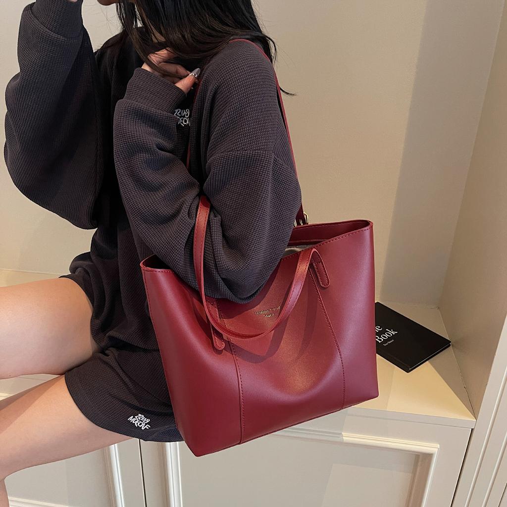 Premium sense large capacity shoulder tote bag women's 2025 new trendy summer fashion texture versatile messenger bag