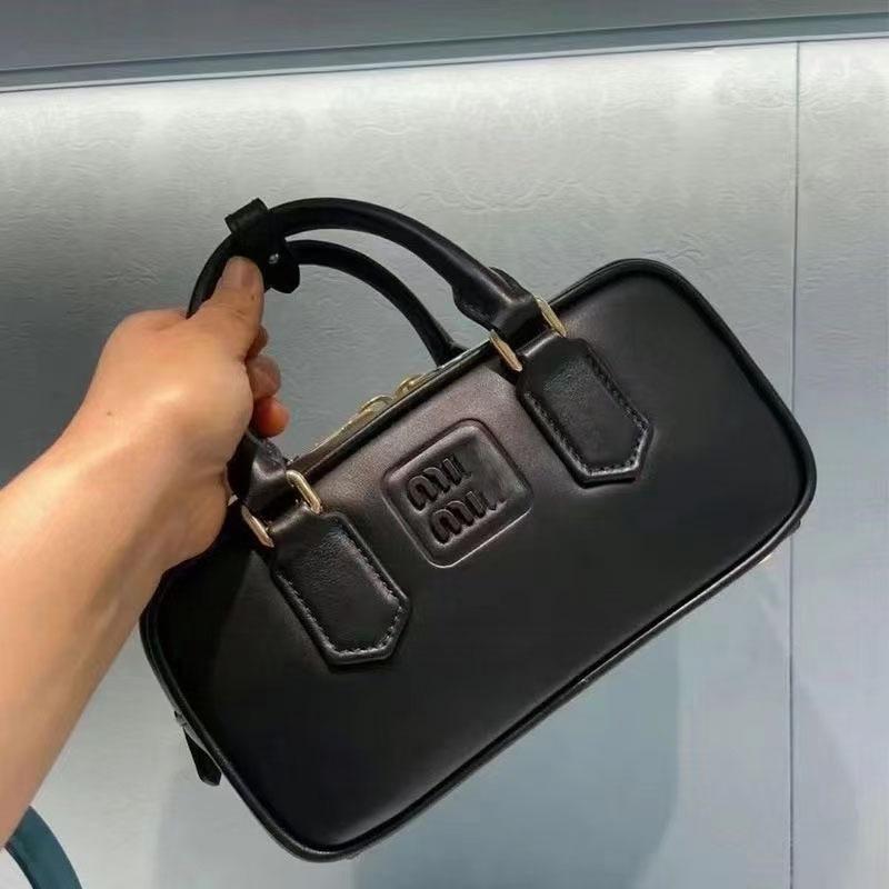 Zhang Yuanying Style Women's Fashionable Versatile Large Capacity Boston Pillow Handbag