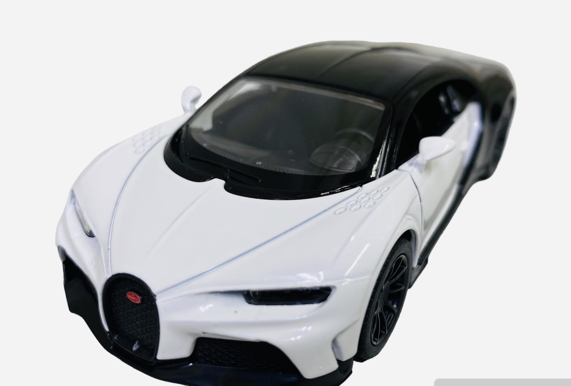 

kinsmart Bugatti Chiron Super Sport White 138 Color