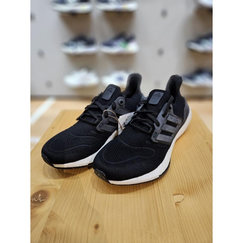 

мужские кроссовки adidas ULTRA BOOST 22 ULTRA BOOST 22 GX3062