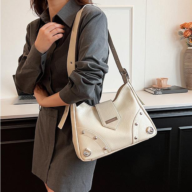 New Large Capacity Retro Tote Bag Trendy Popular Rivet Motorcycle Single Shoulder Bags Simple Versatile  Women's Bag