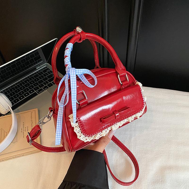 Spring and summer bag new simple and fashionable portable shoulder bag versatile soft surface casual tote bag oblique span bag