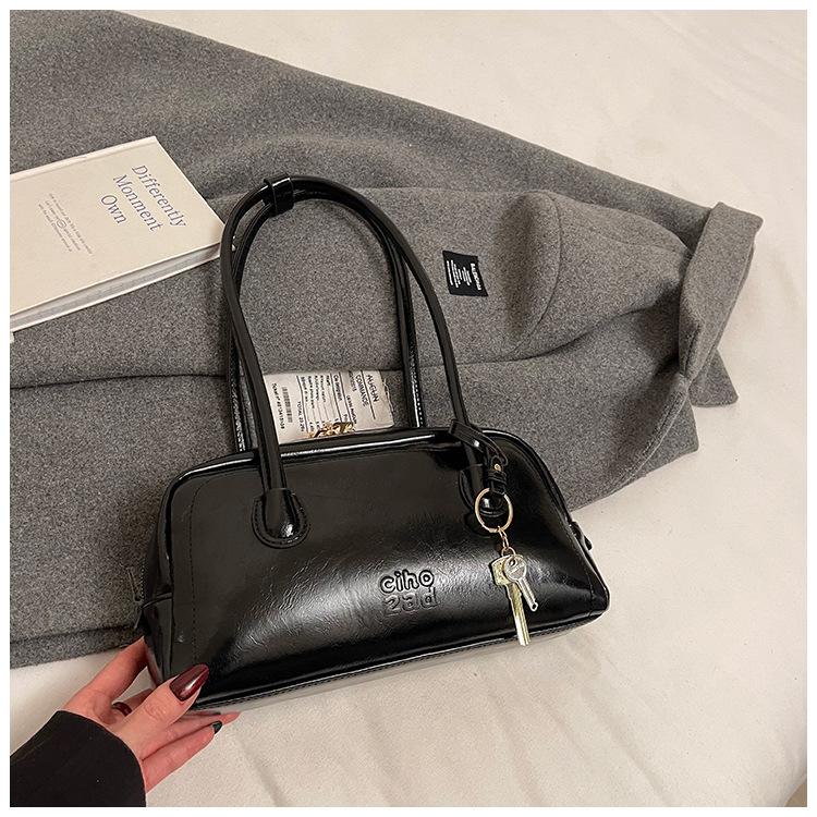 Large-capacity Bag Women's Autumn and Winter Versatile New Retro Niche Single Shoulder Armpit Bag Work Commuter Pillow Bag
