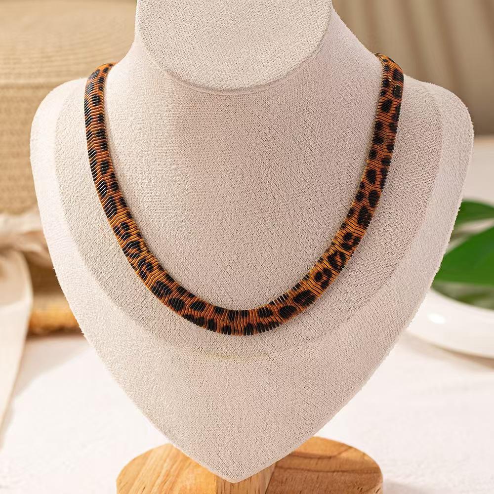 Leopard print simple exaggerated retro luxury fashion temperament necklace
