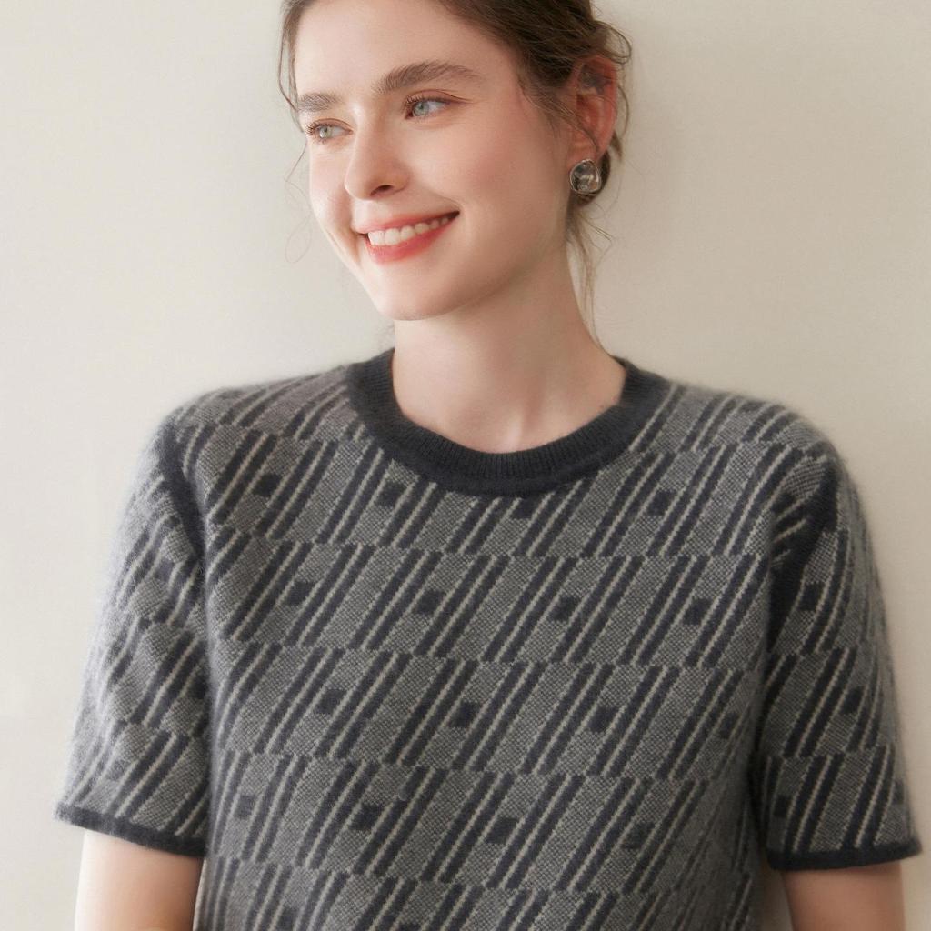 Women's Round Neck Herringbone Cashmere Sweater - Color Block, Short Sleeve, Loose Fit, Elegant Autumn/Winter Style.
