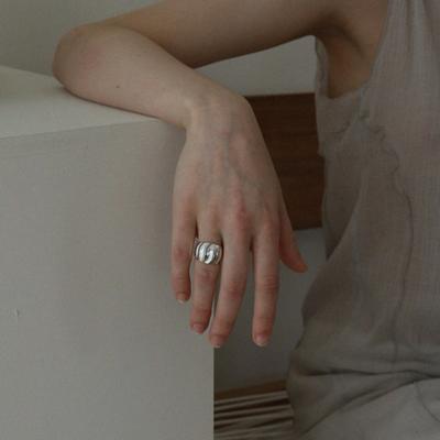STUDIO LEIGH VERTICAL FLOW RING